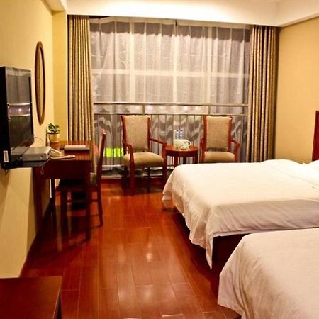 Greentree Inn Shandong Rizhao East Haiqu Road Business Hotel Екстер'єр фото